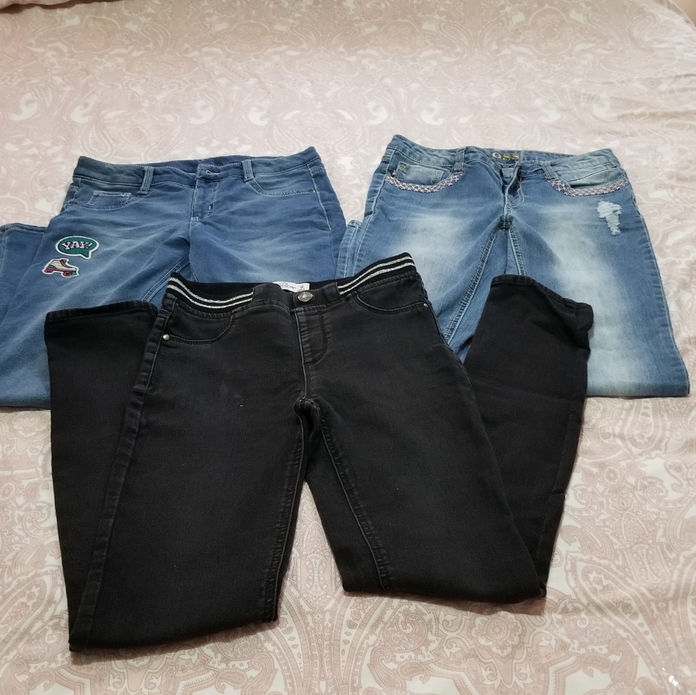 Bundle of 3 jeans for girls